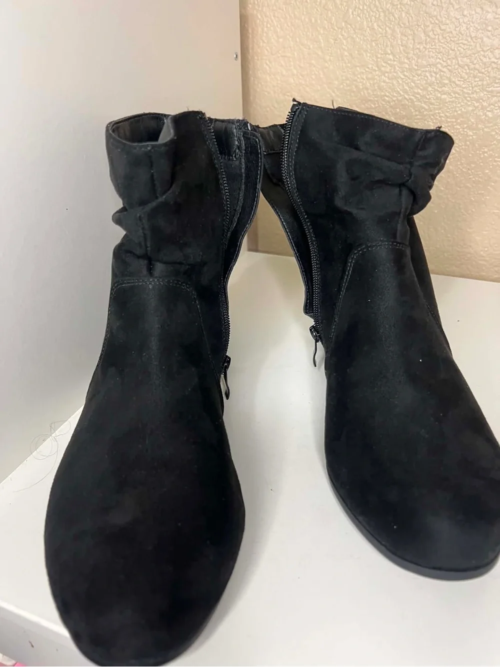 Luoika Black Faux Suede Slouchy Ankle Boots Side Zip Comfort Booties Size 9